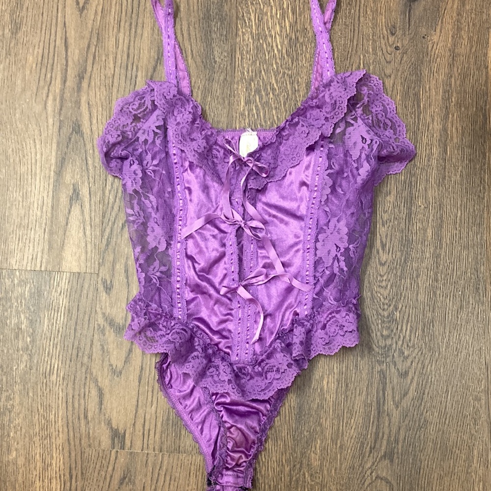 Beautiful Vintage Teddy       Size M